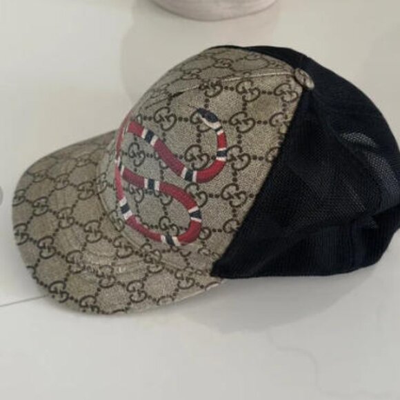Authentic Gucci Cap with Box – Red Serpent Design – Excellent Condition - Picture 2 of 6